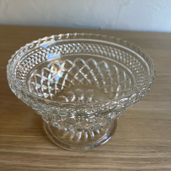 Vintage Depression Glass Wexford Bowl - MCM Candy Serving Bowl 1960s - Picture 4 of 8